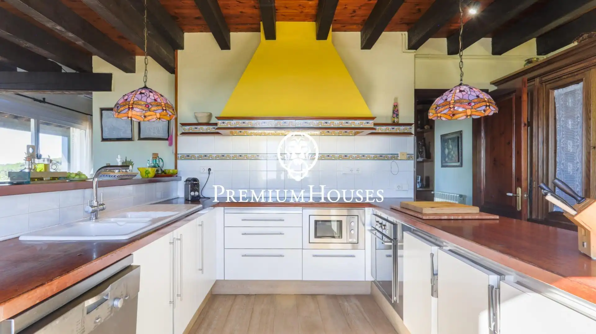 Cocina de Casa o chalet en venta en Mataró con Aire acondicionado, Calefacción y Jardín privado