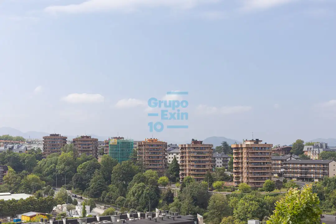 Vista exterior de Àtic en venda en Donostia - San Sebastián  amb Calefacció, Terrassa i Piscina