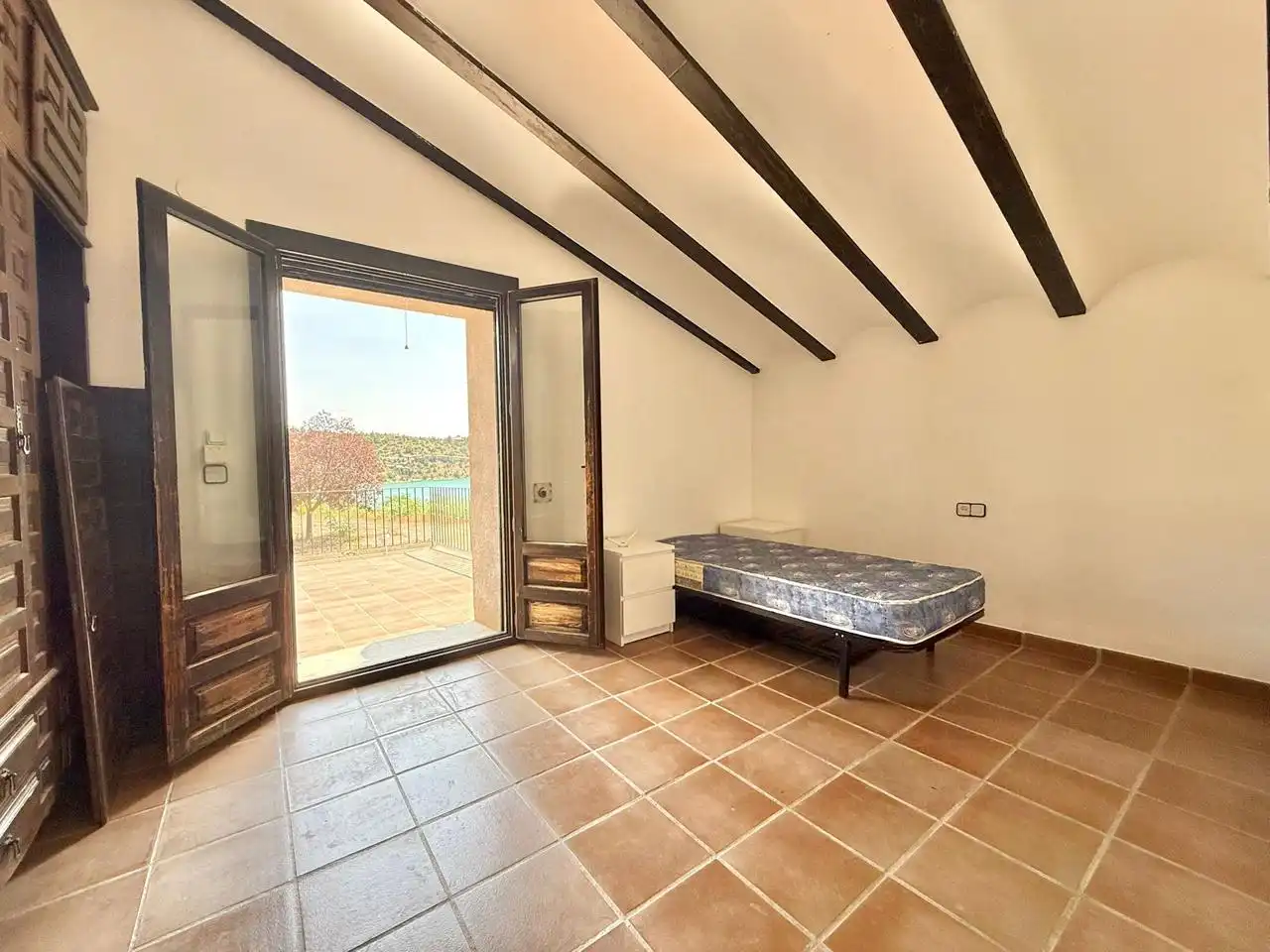 Habitación de Finca rústica en venta en Teruel con Calefacción, Jardín privado y Terraza
