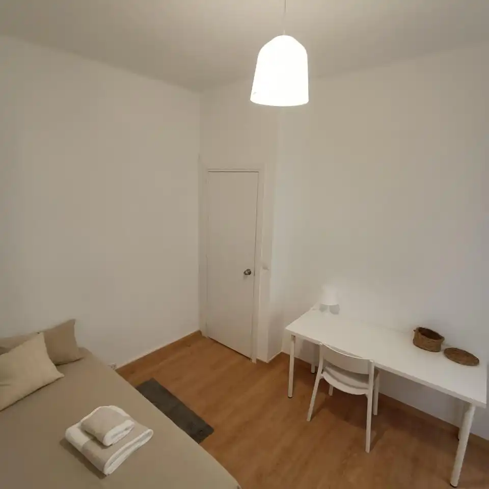 Habitación de Piso en venta en Barcelona con Parquet, Trastero y Amueblado