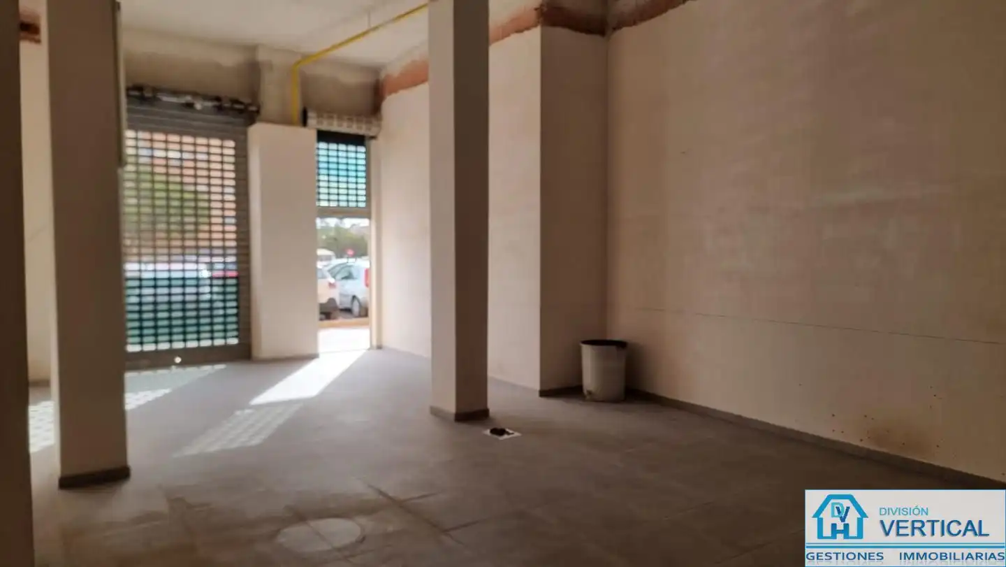 Local comercial en venda a Del Arquitecto Ribes, imagen 3