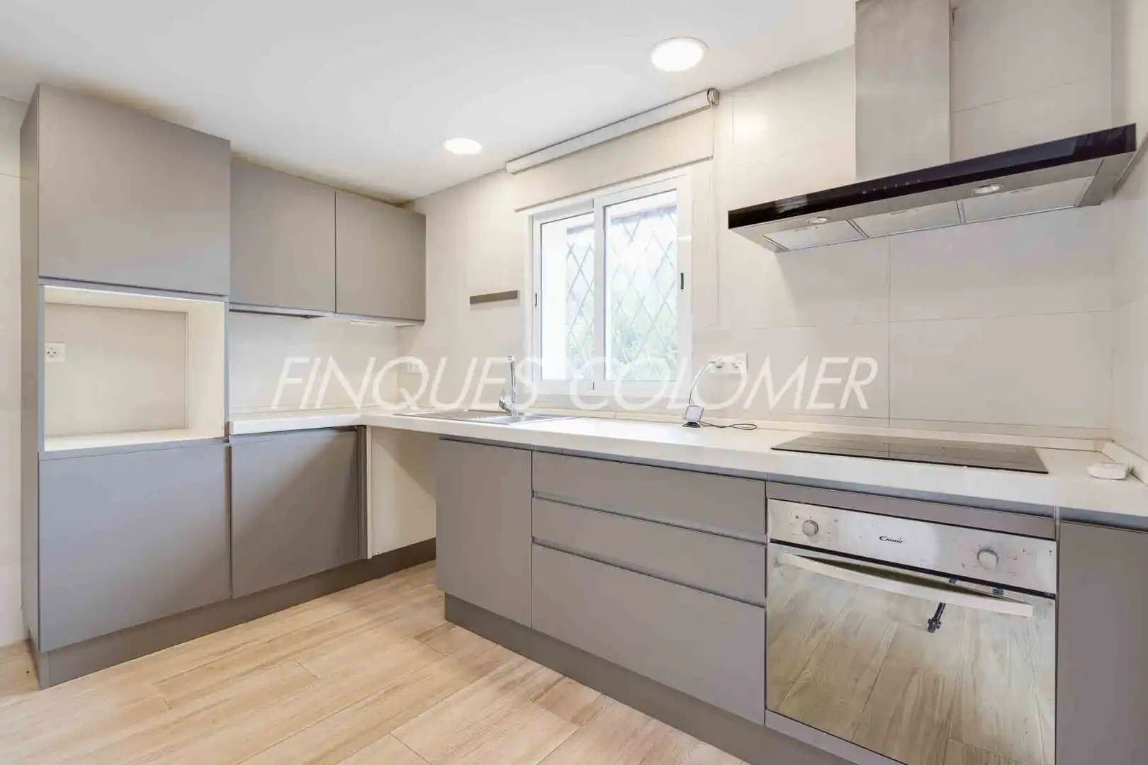 Cocina de Casa o chalet en venta en Rubí con Aire acondicionado, Jardín privado y Terraza