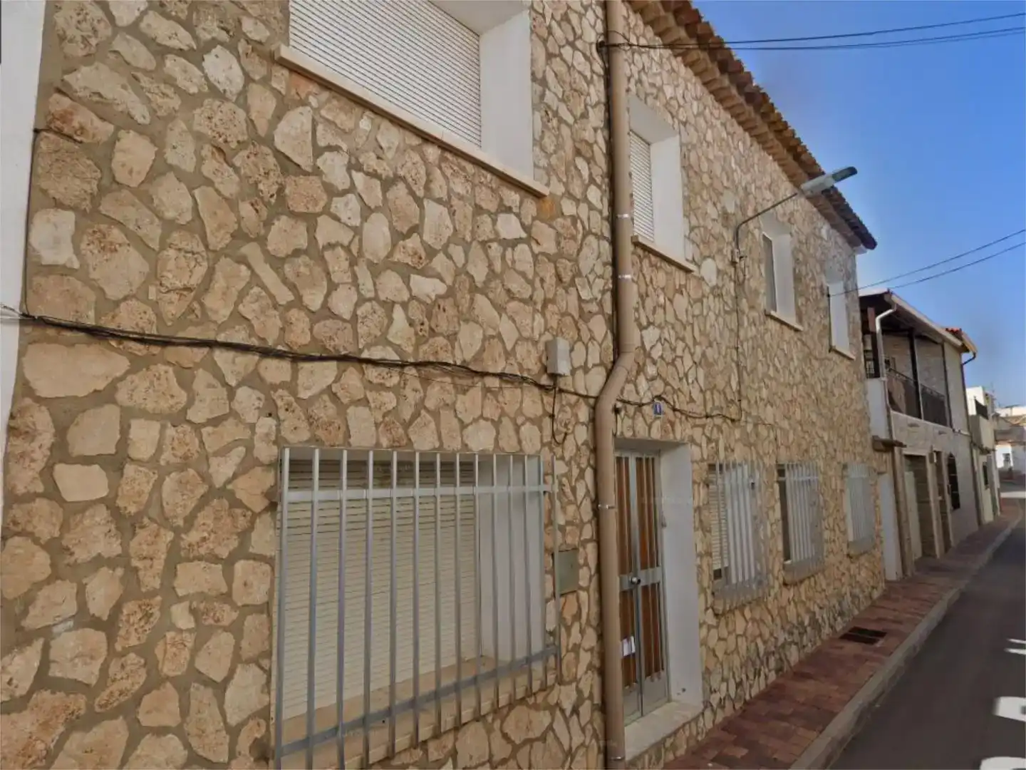 Vista exterior de Dúplex en venda en Sisante amb Balcó