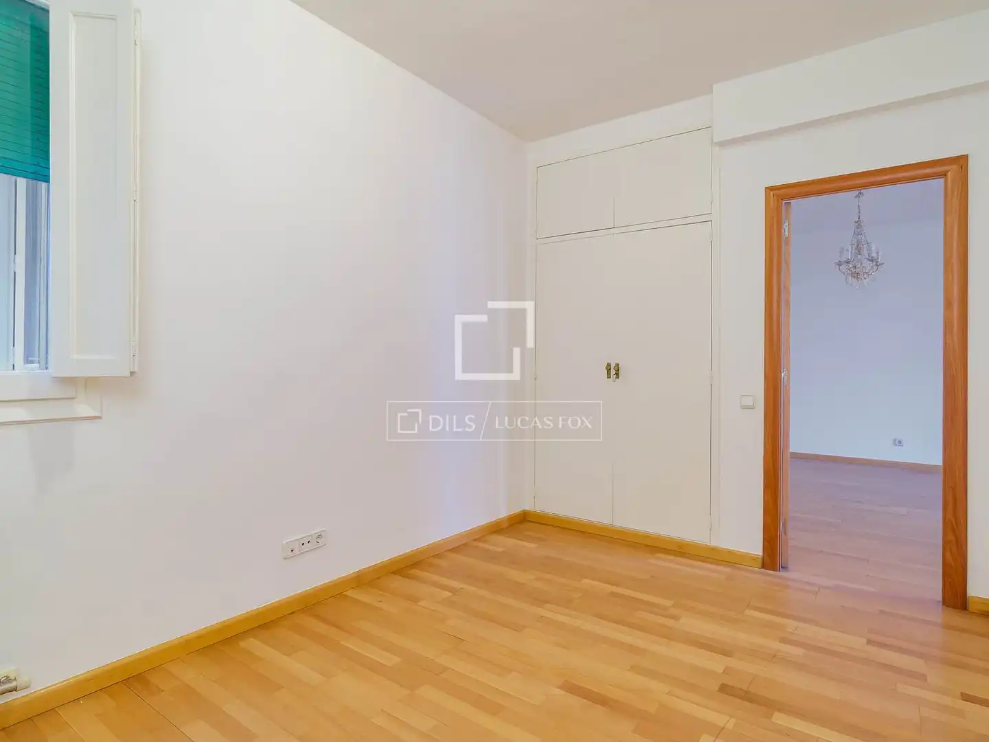 Schlafzimmer von Wohnung zum Verkauf in Barcelona mit Klimaanlage, Heizung und Balkon