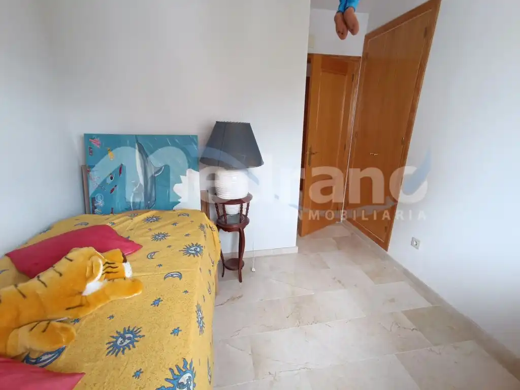 Habitación de Piso en venta en Benidorm con Jardín privado, Piscina y Amueblado