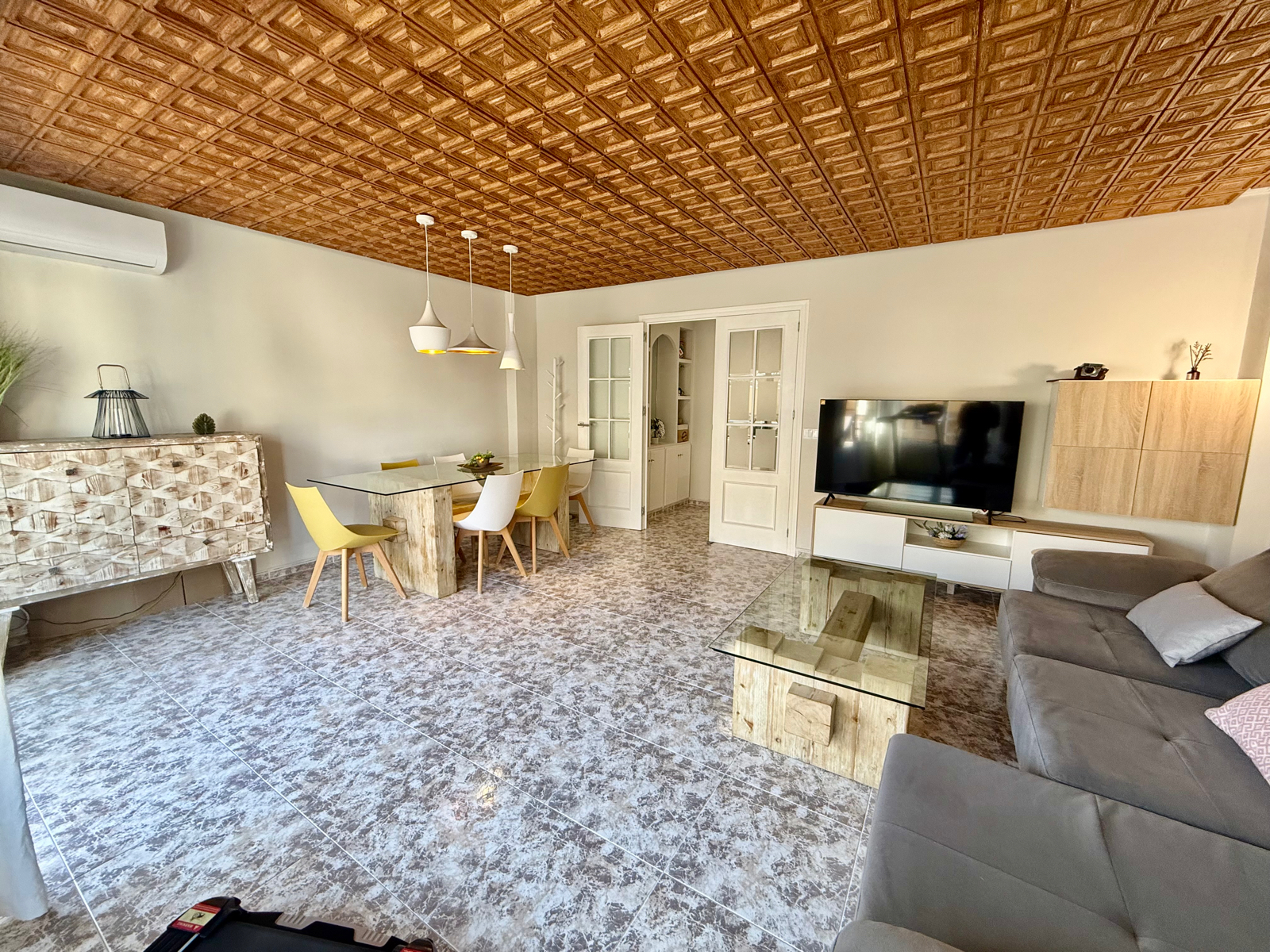 Sala de estar de Piso en venta en Torrevieja con Aire acondicionado y Terraza