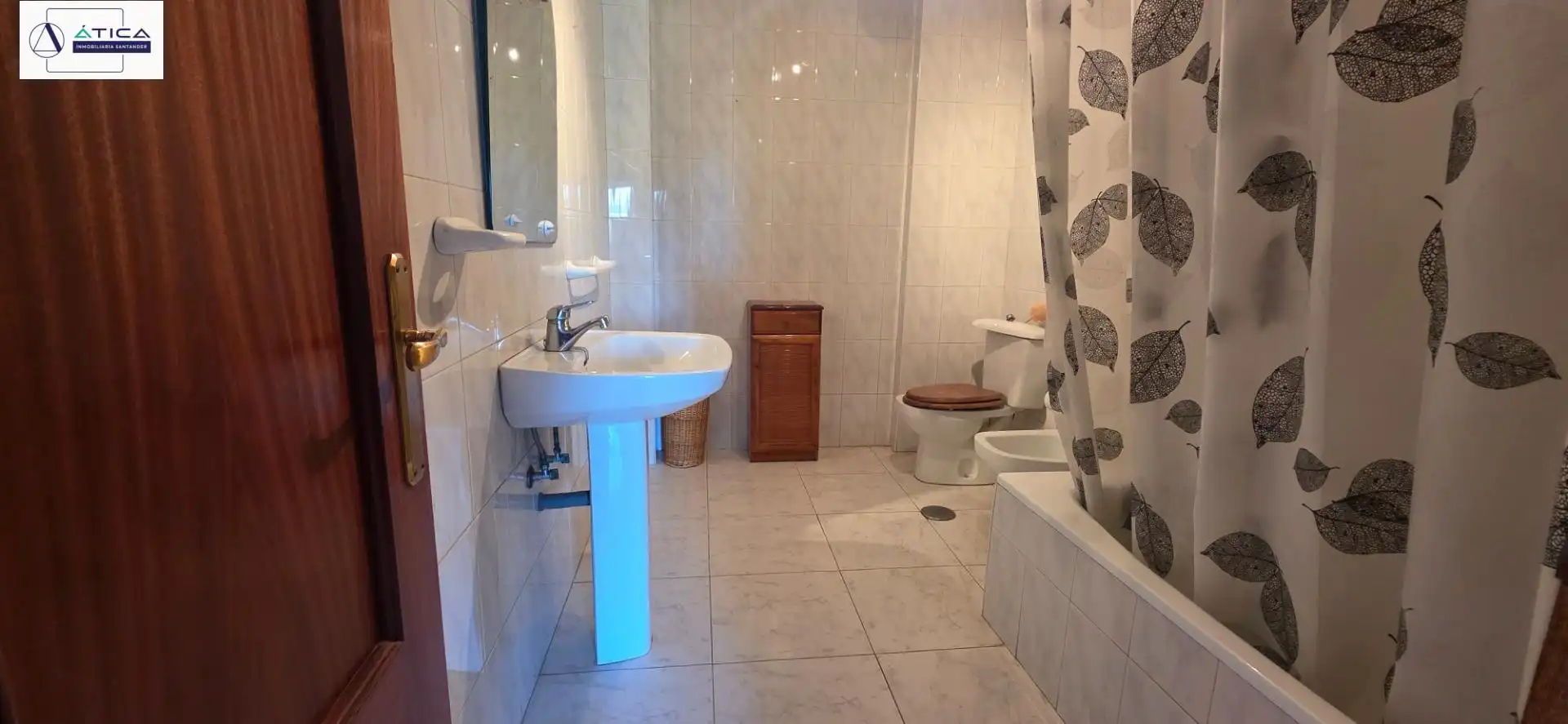 Baño de Finca rústica en venta en Bárcena de Cicero con Jardín privado y Amueblado