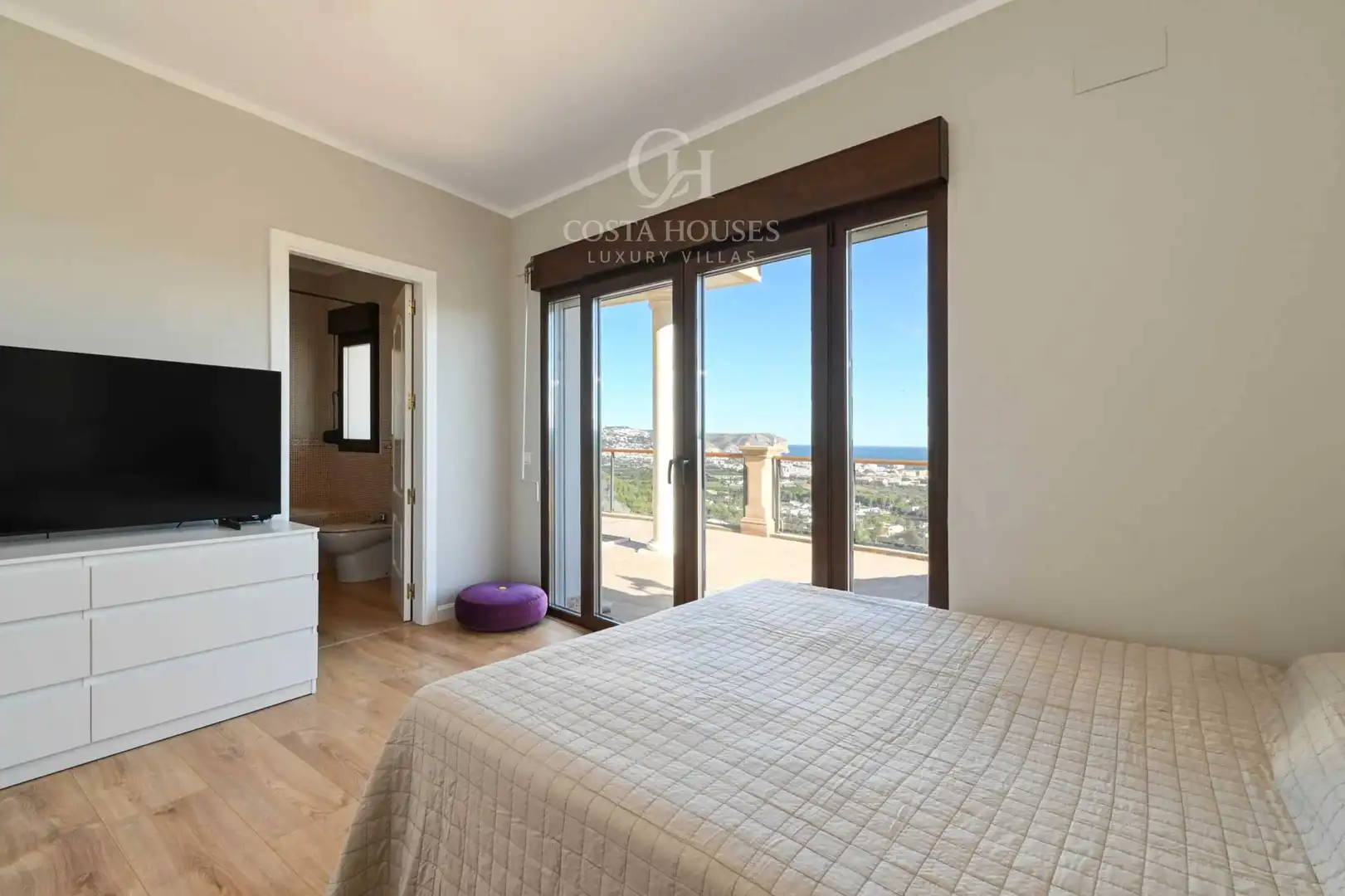 Bedroom of Houses for sale in Jávea / Xàbia  with Air Conditioner, Private garden and Parquet flooring