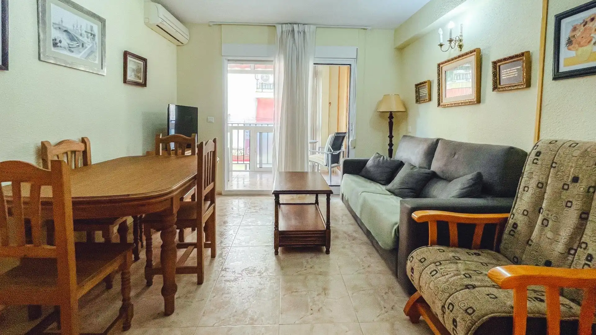 Sala de estar de Piso en venta en Benidorm con Aire acondicionado y Balcón