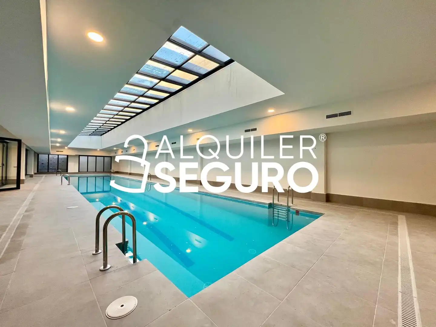 Swimming pool of Lofts for rent in San Sebastián de los Reyes  with Air Conditioner, Heating and Terrace