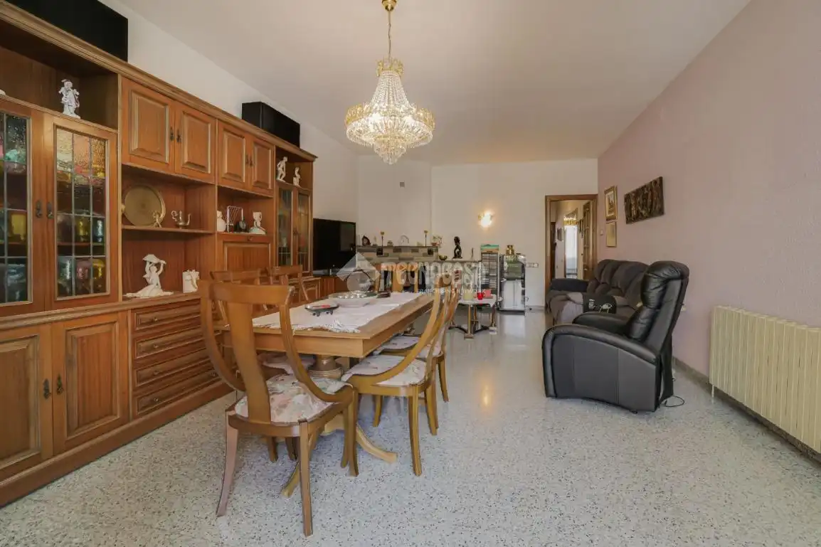 Esszimmer von Einfamilien-Reihenhaus zum Verkauf in Terrassa mit Terrasse