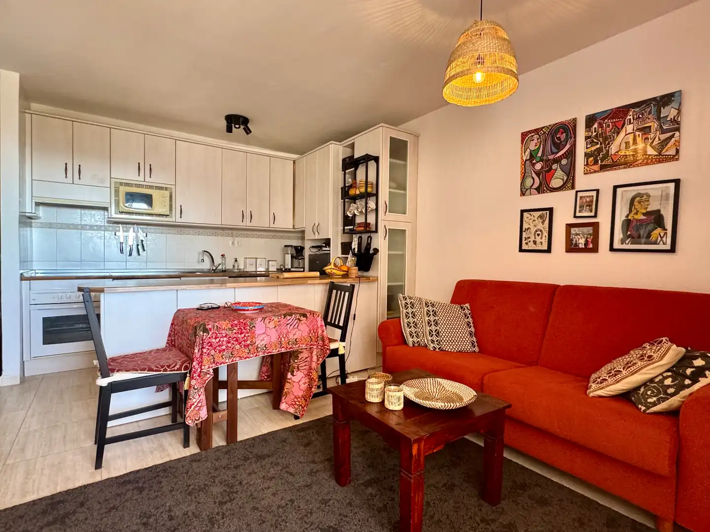 Sala d'estar de Apartament en venda en Benalmádena amb Aire condicionat, Terrassa i Moblat