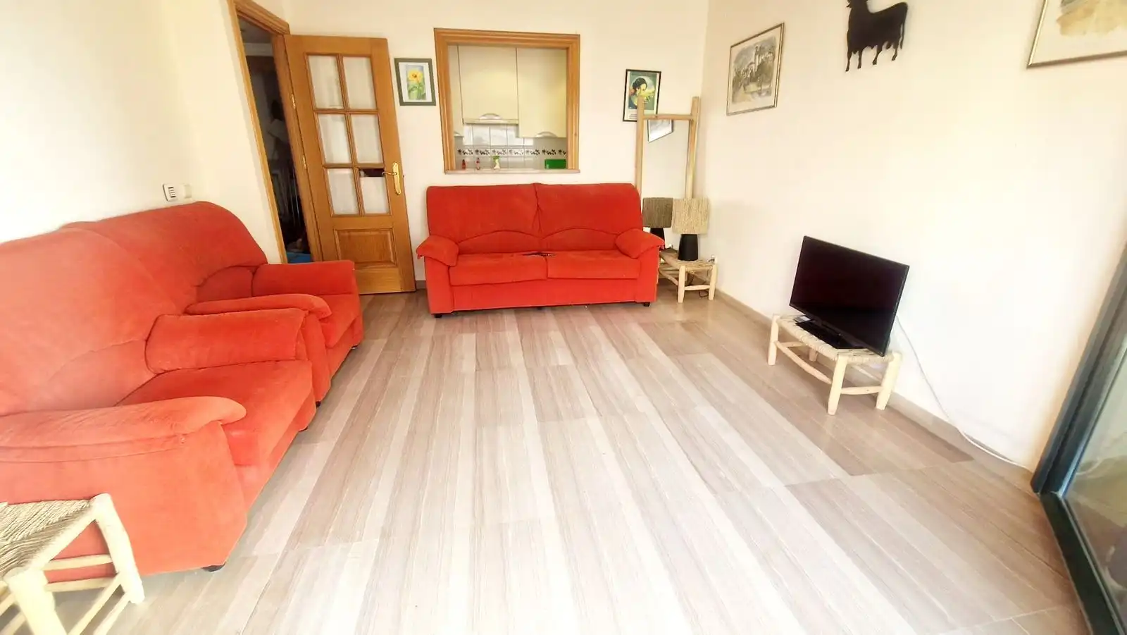Sala d'estar de Pis en venda en Fuengirola amb Aire condicionat, Terrassa i Moblat