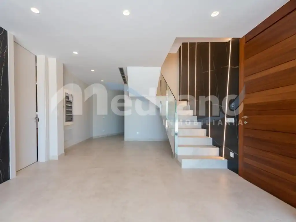 Haus oder Chalet zum Verkauf in Benidorm mit Klimaanlage, Heizung und Privatgarten