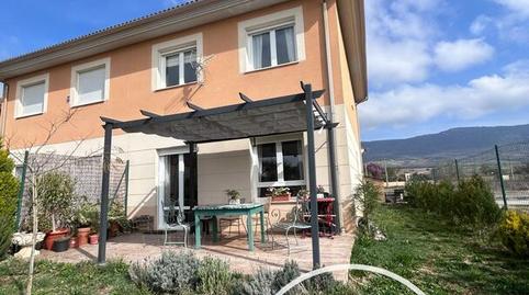 Foto 2 de Casa adosada en venta en Los Barrios de Bureba , Burgos