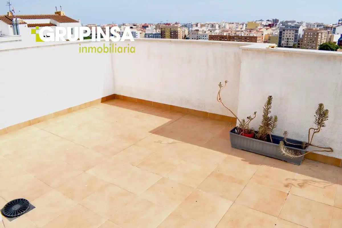 Terraza de Piso en venta en Castellón de la Plana / Castelló de la Plana con Aire acondicionado, Terraza y Trastero