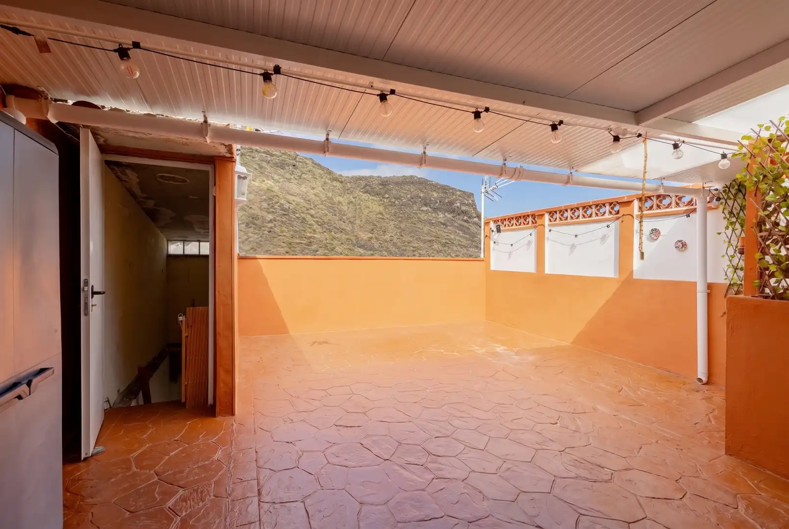 Casa con terraza en venta en Calle Enrique Lara 81, imagen 2