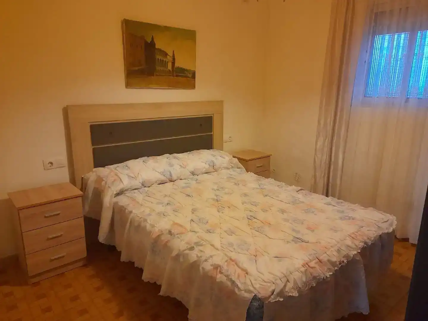 Dormitori de Casa adosada de lloguer en Alcántara amb Aire condicionat i Moblat