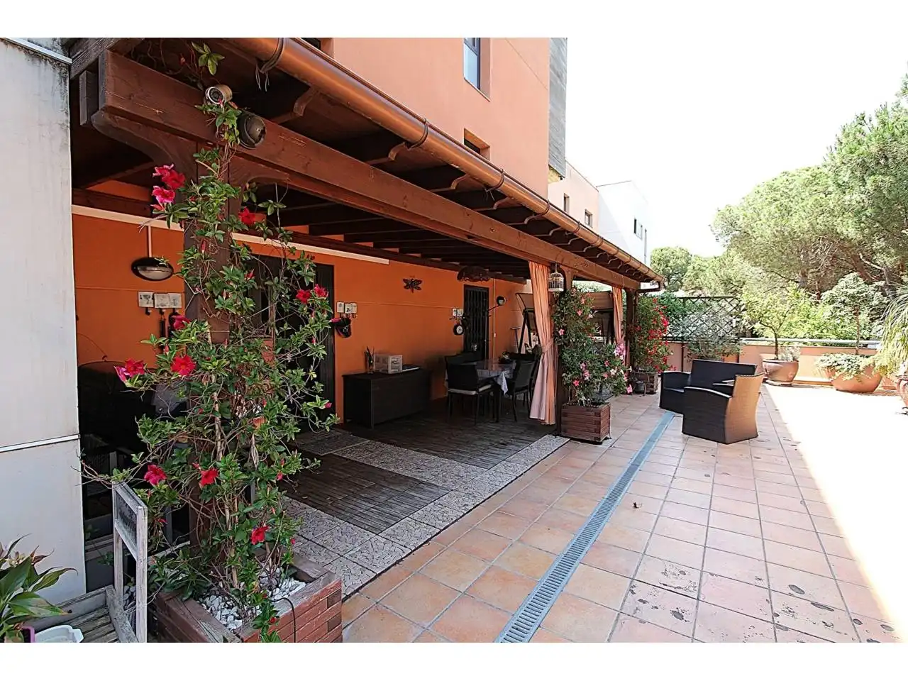 Terrasse von Wohnung zum Verkauf in Lloret de Mar mit Klimaanlage, Heizung und Privatgarten