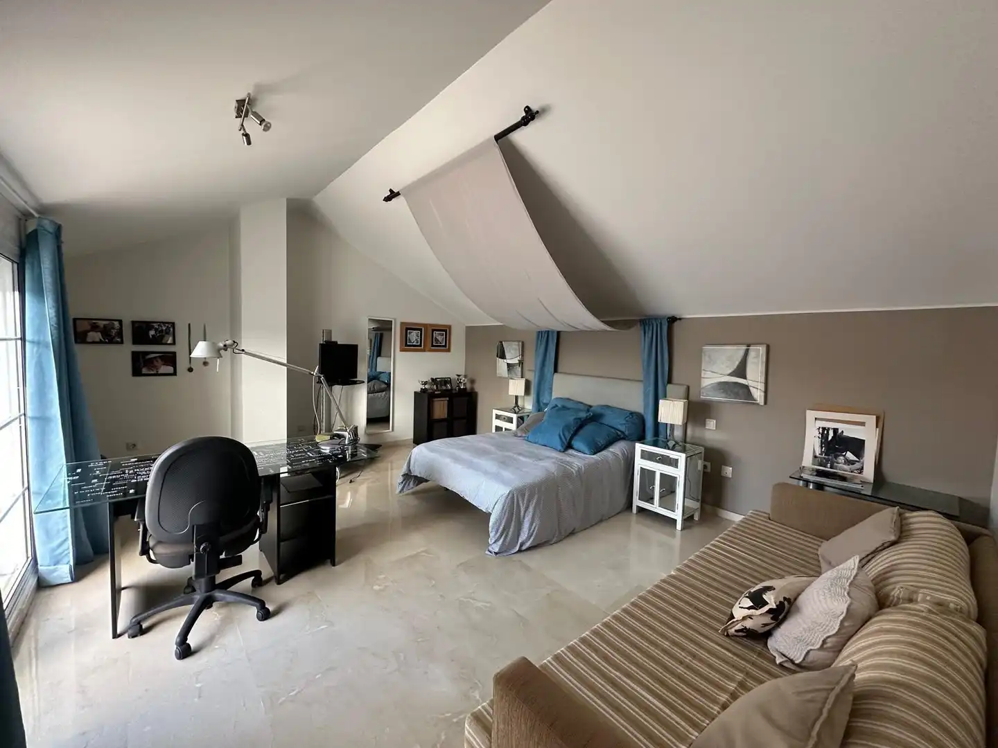 Schlafzimmer von Maisonette zum Verkauf in Sotogrande mit Klimaanlage, Terrasse und Abstellraum