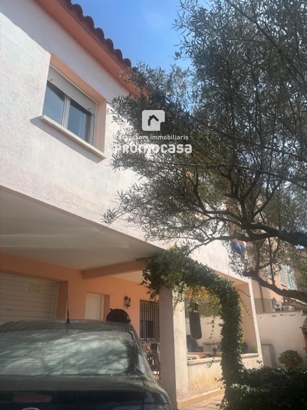 Vista exterior de Casa o chalet en venta en Barberà del Vallès con Calefacción, Terraza y Balcón