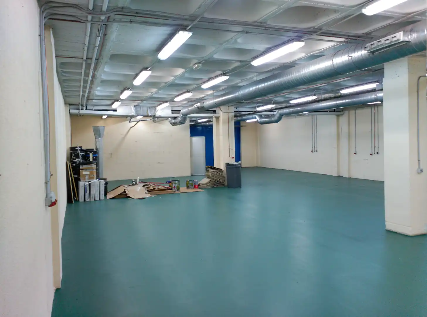 Office for sale in Madrid  with Air Conditioner, Heating and Internet