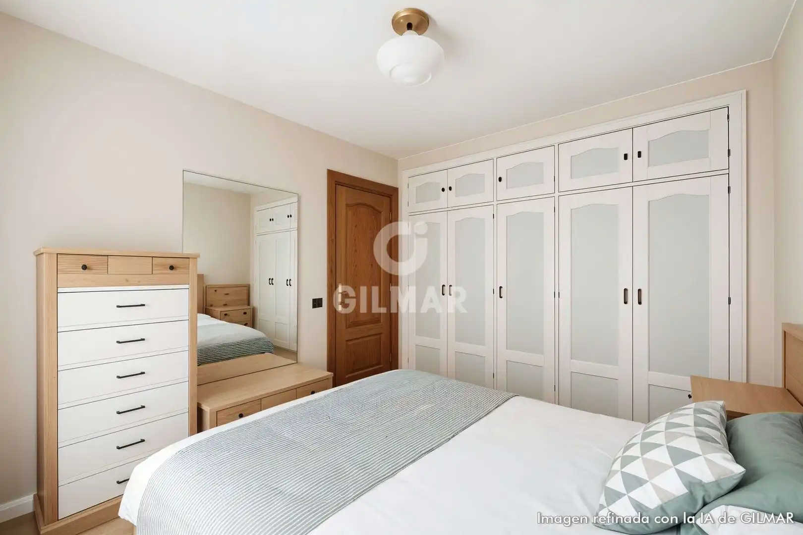 Habitación de Piso en venta en Madrid con Calefacción y Balcón