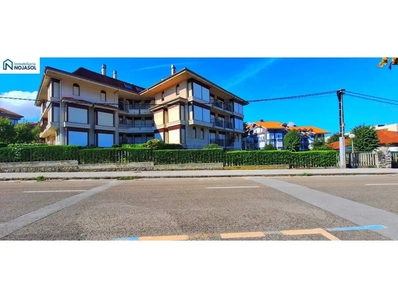 Vista exterior de Dúplex de lloguer en Noja amb Calefacció, Terrassa i Moblat