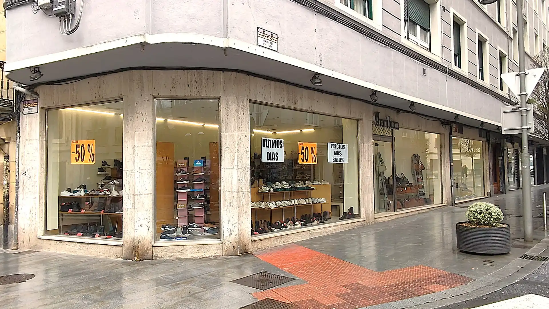 Local comercial de lloguer a Montevideo Etorbidea 1, imagen 2
