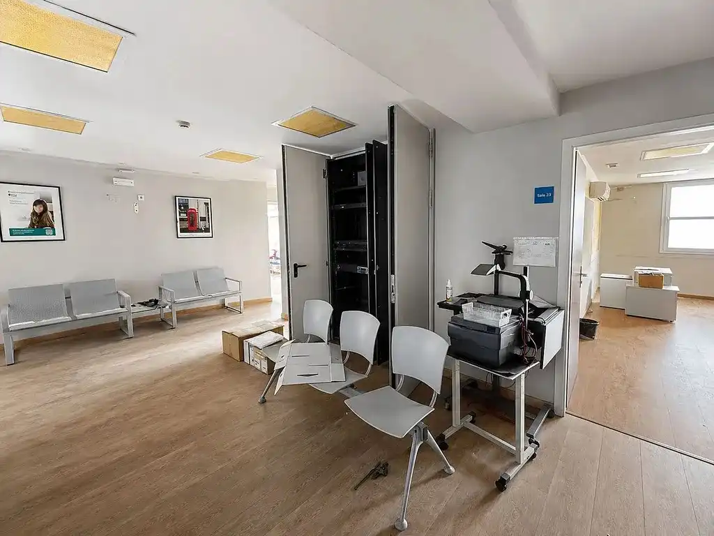Local comercial en venta en Carrer de Campo Florido 54, imagen 2
