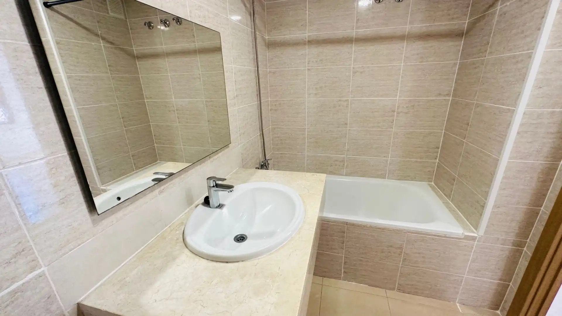 Bany de Pis en venda en Lloret de Mar amb Aire condicionat, Calefacció i Terrassa