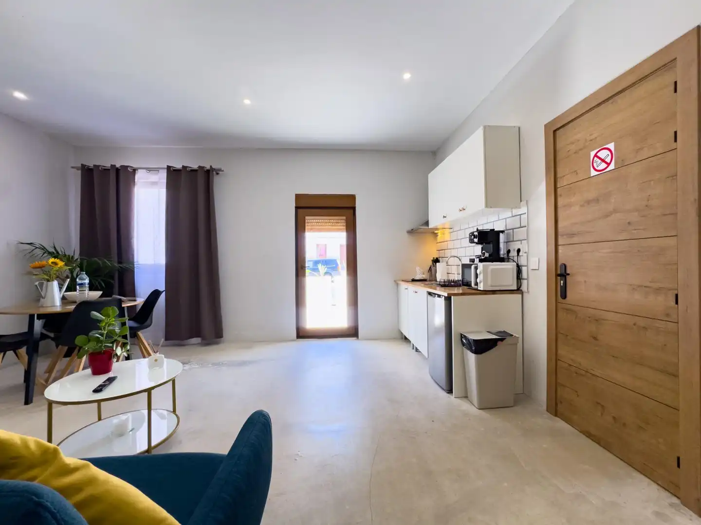 Sala d'estar de Casa o xalet en venda en Los Silos amb Aire condicionat, Terrassa i Moblat