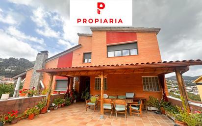 Vista exterior de Casa o xalet en venda en Vallirana amb Aire condicionat, Calefacció i Jardí privat
