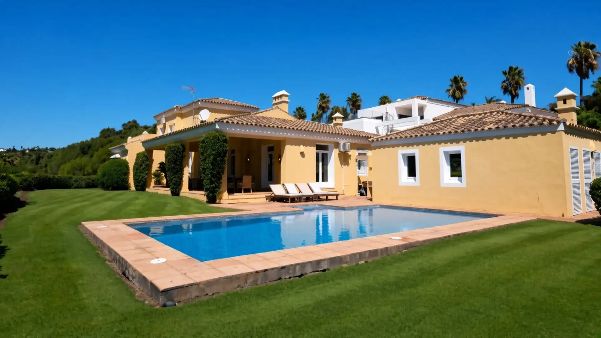 Casa con terraza en venta en Puerto de Sotogrande - La Marina
