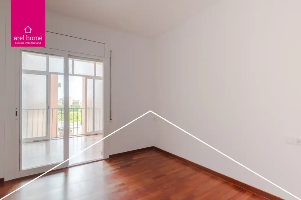 Habitación de Piso en venta en Esplugues de Llobregat con Calefacción, Parquet y Balcón