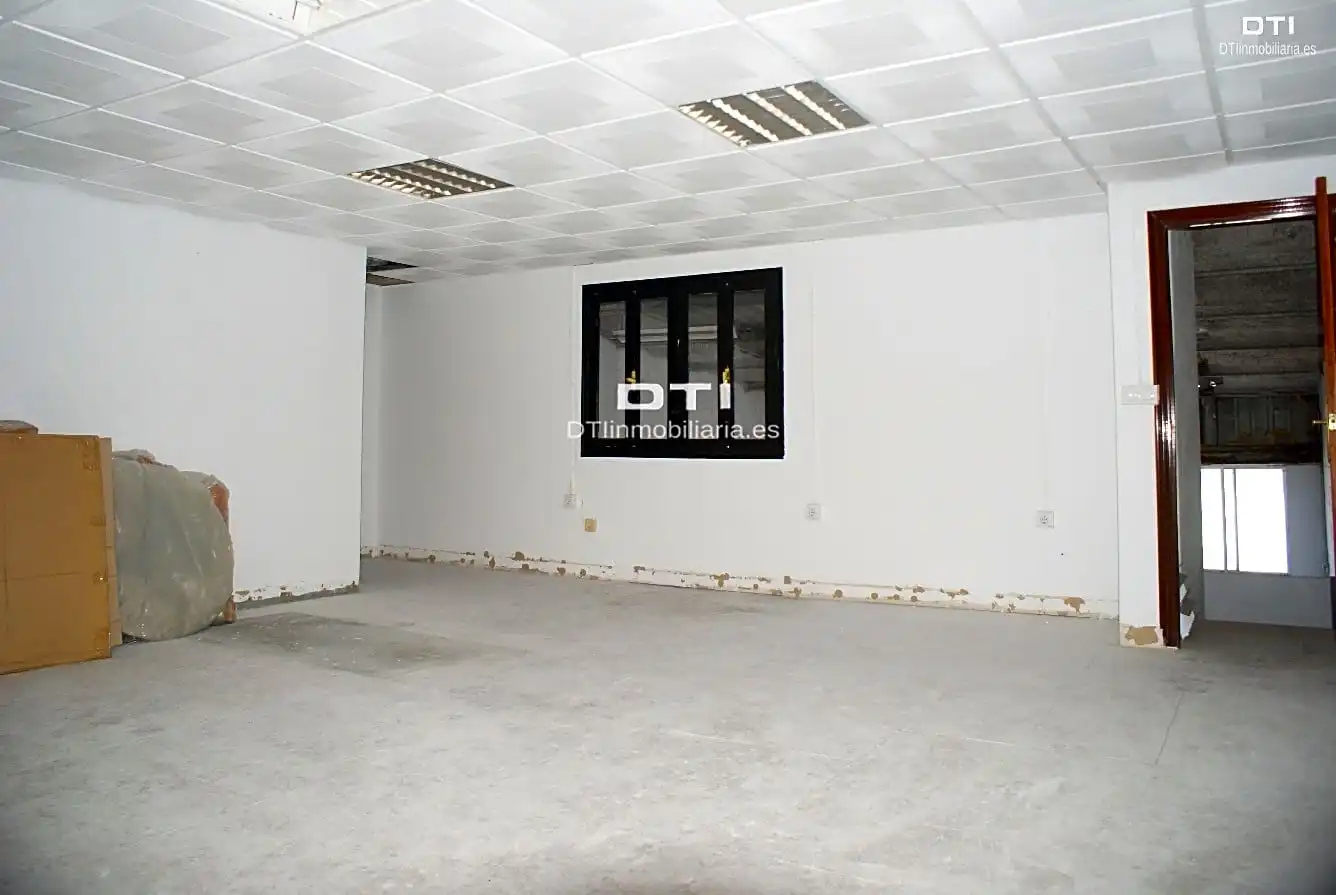 Nave industrial en venta en Huelva