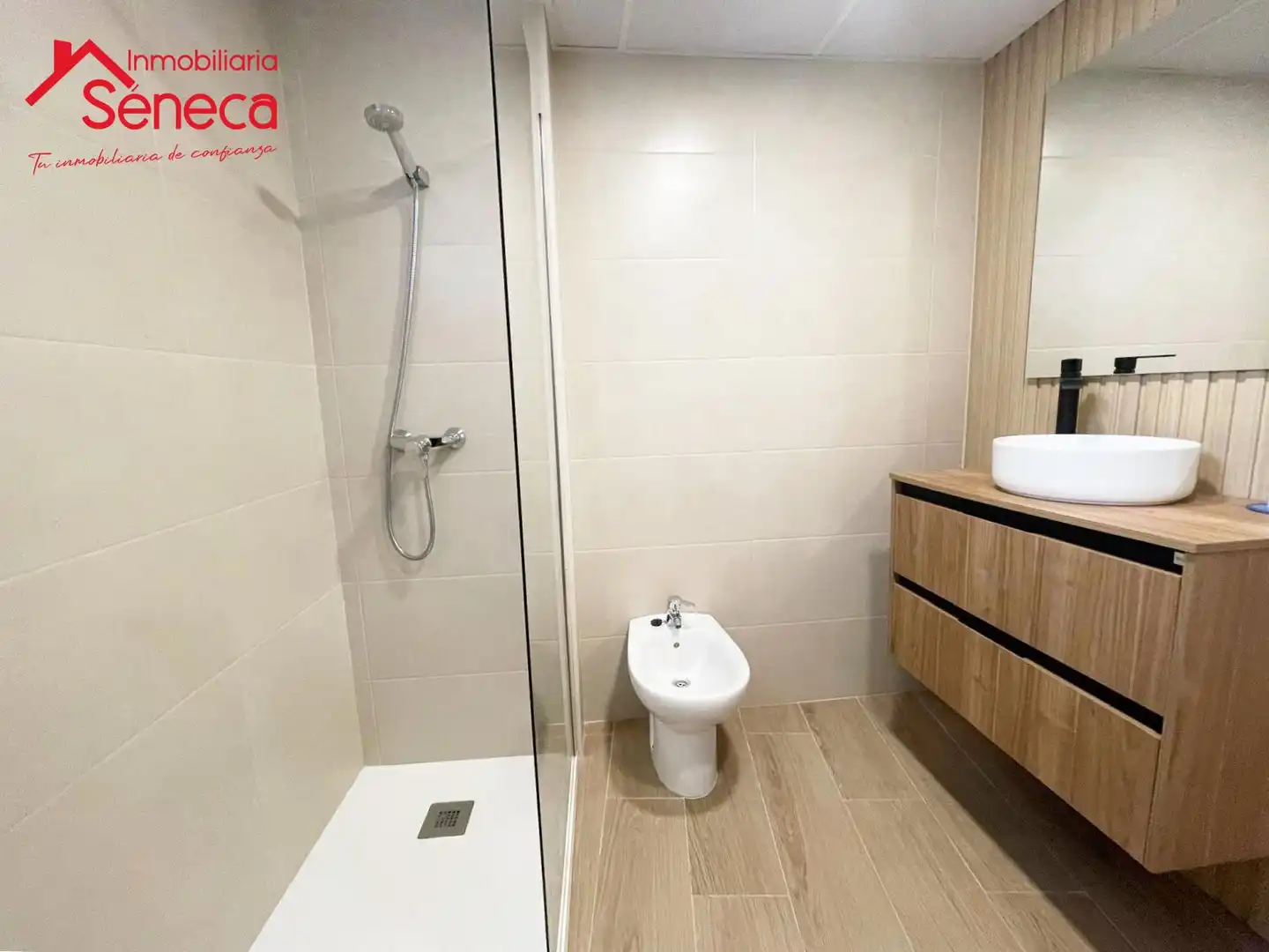 Baño de Piso en venta en Córdoba con Calefacción y Terraza