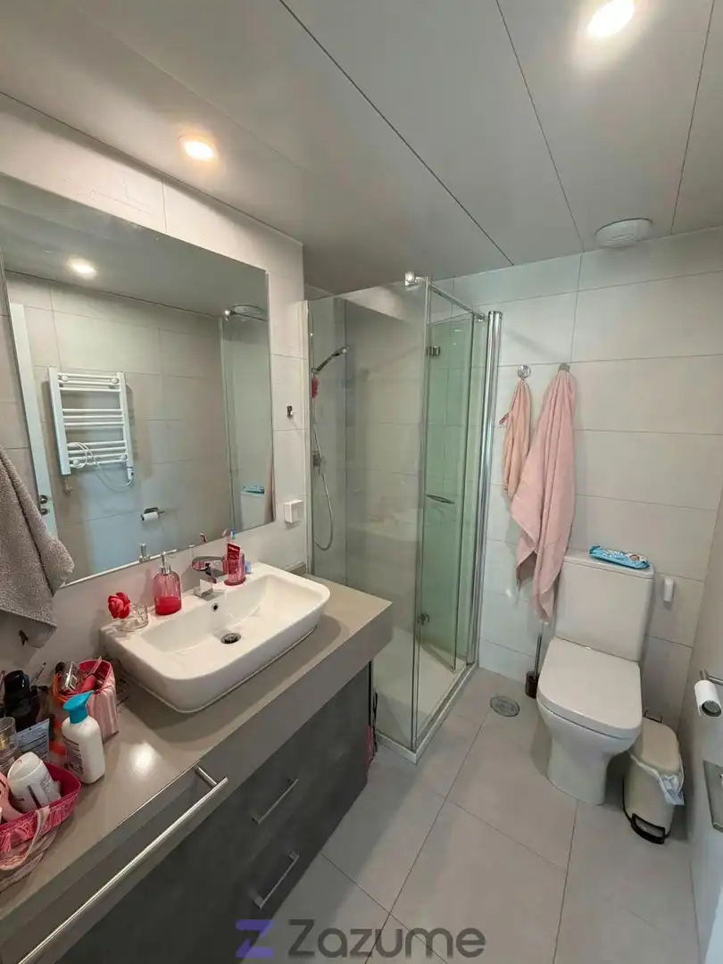 Badezimmer von Wohnung zur Miete in Madrid mit Klimaanlage, Heizung und Parkett