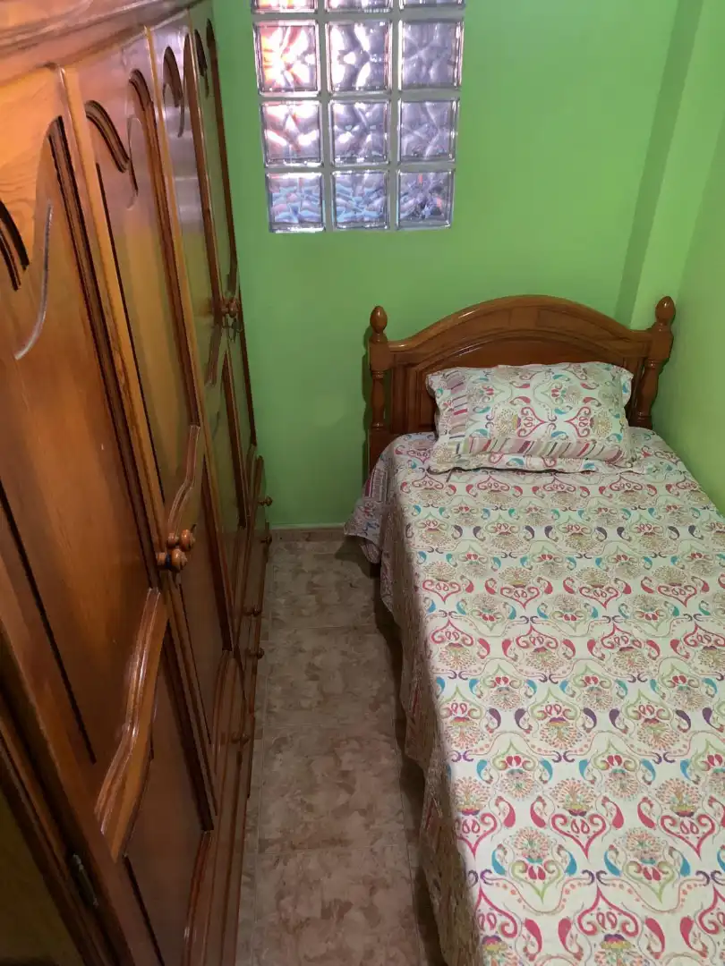Dormitori de Casa o xalet en venda en Algeciras amb Aire condicionat, Moblat i Forn