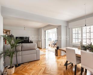 Living room of Apartment for sale in  Madrid Capital  with Air Conditioner, Heating and Parquet flooring