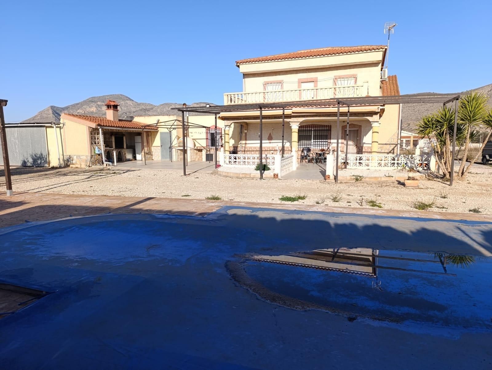 Exterior view of House or chalet for sale in Hondón de las Nieves / El Fondó de les Neus  with Air Conditioner, Heating and Private garden