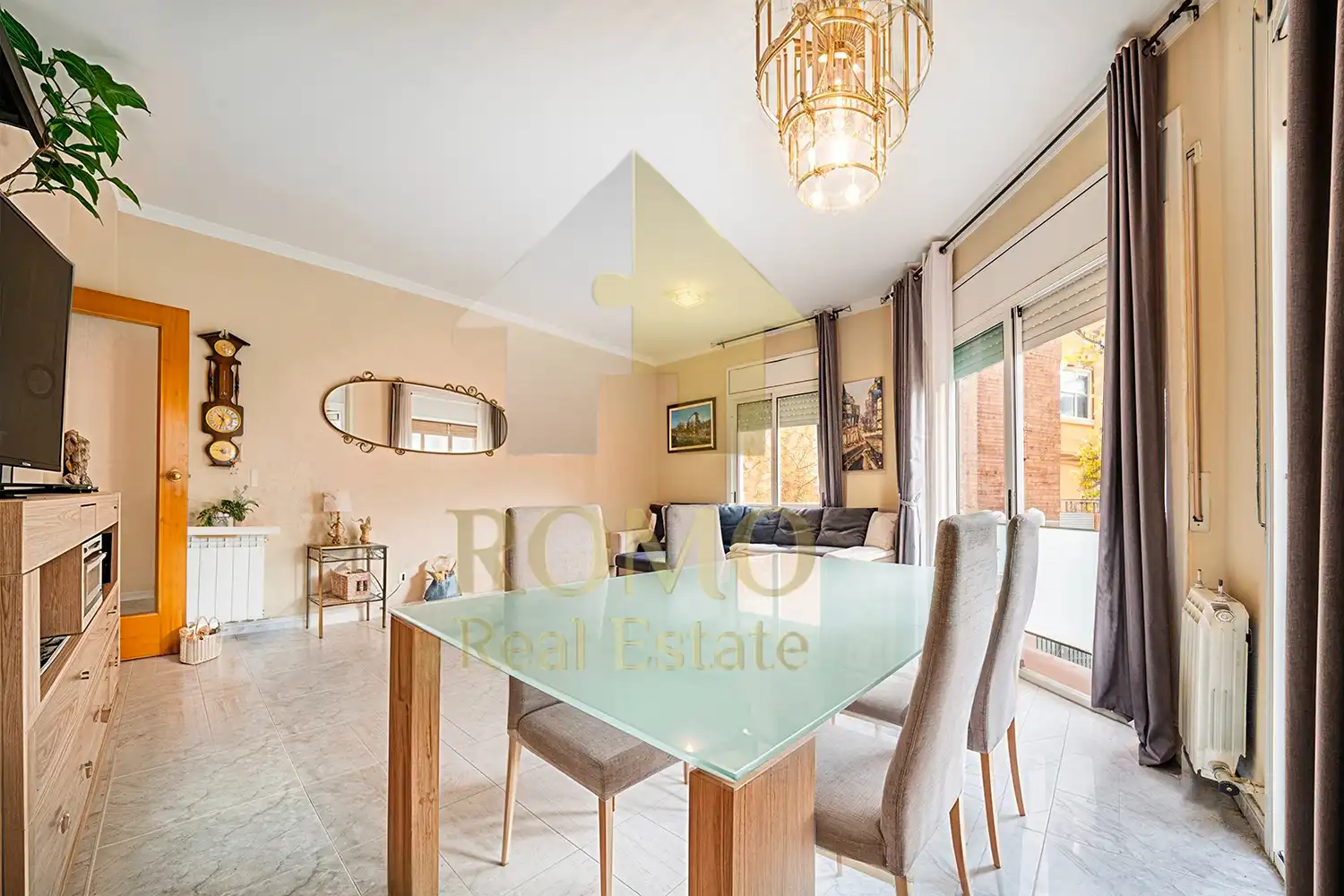 Comedor de Piso en venta en Santa Perpètua de Mogoda con Calefacción