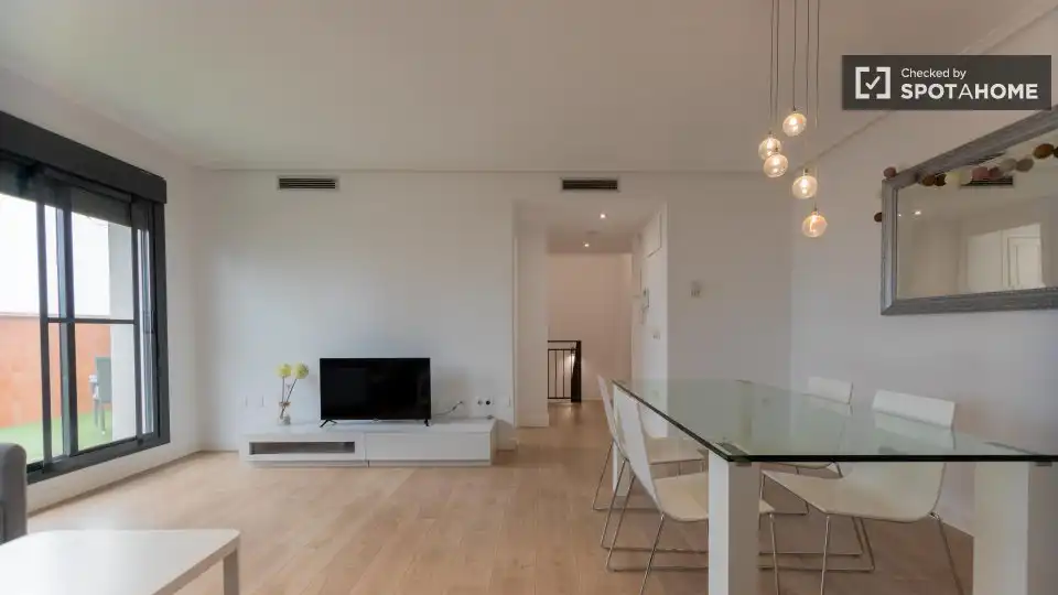 Living room of Apartments for share in Valencia  with Air Conditioner, Terrace and Furnished