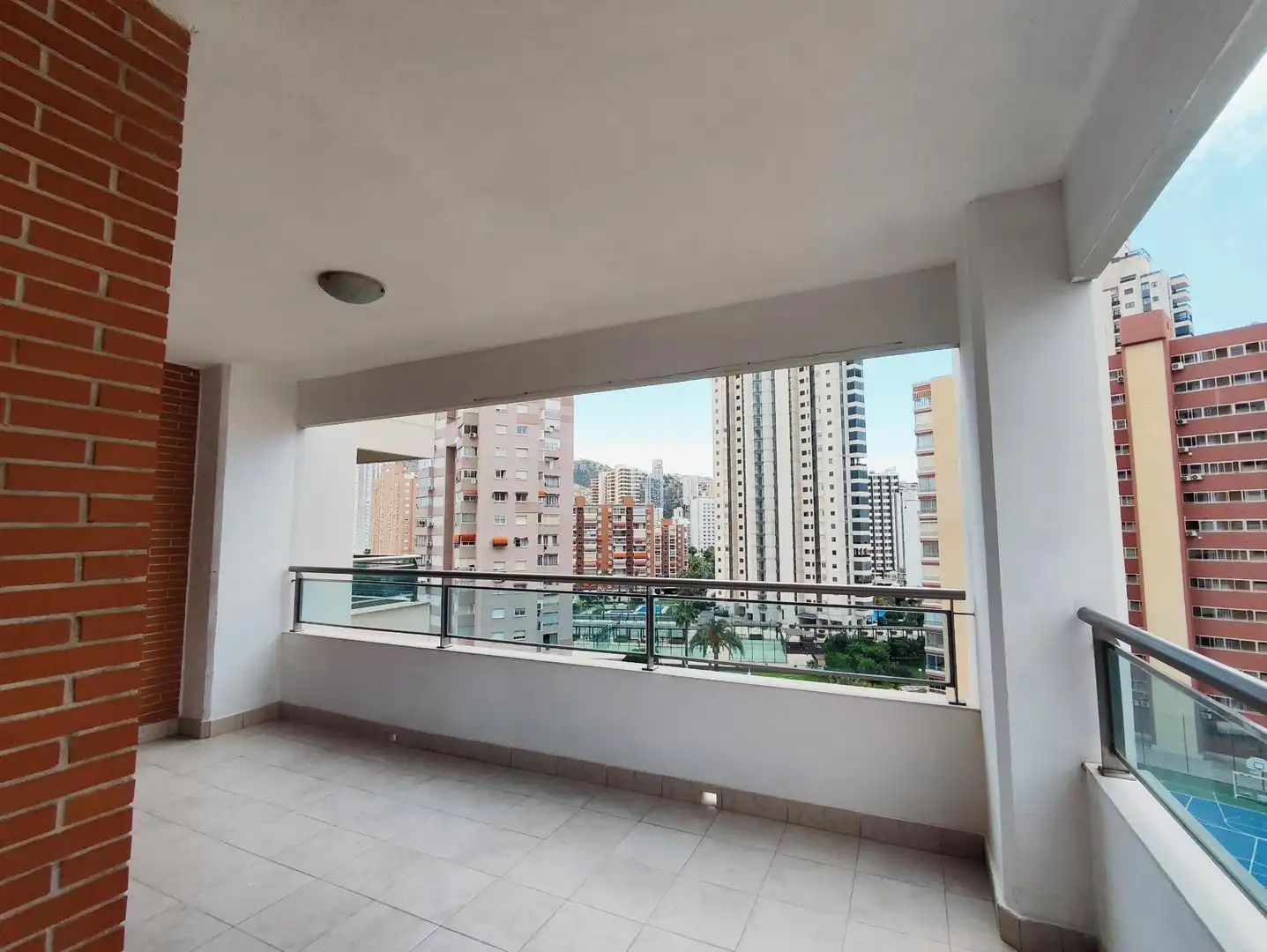 Terraza de Apartamento en venta en Benidorm con Aire acondicionado, Calefacción y Jardín privado