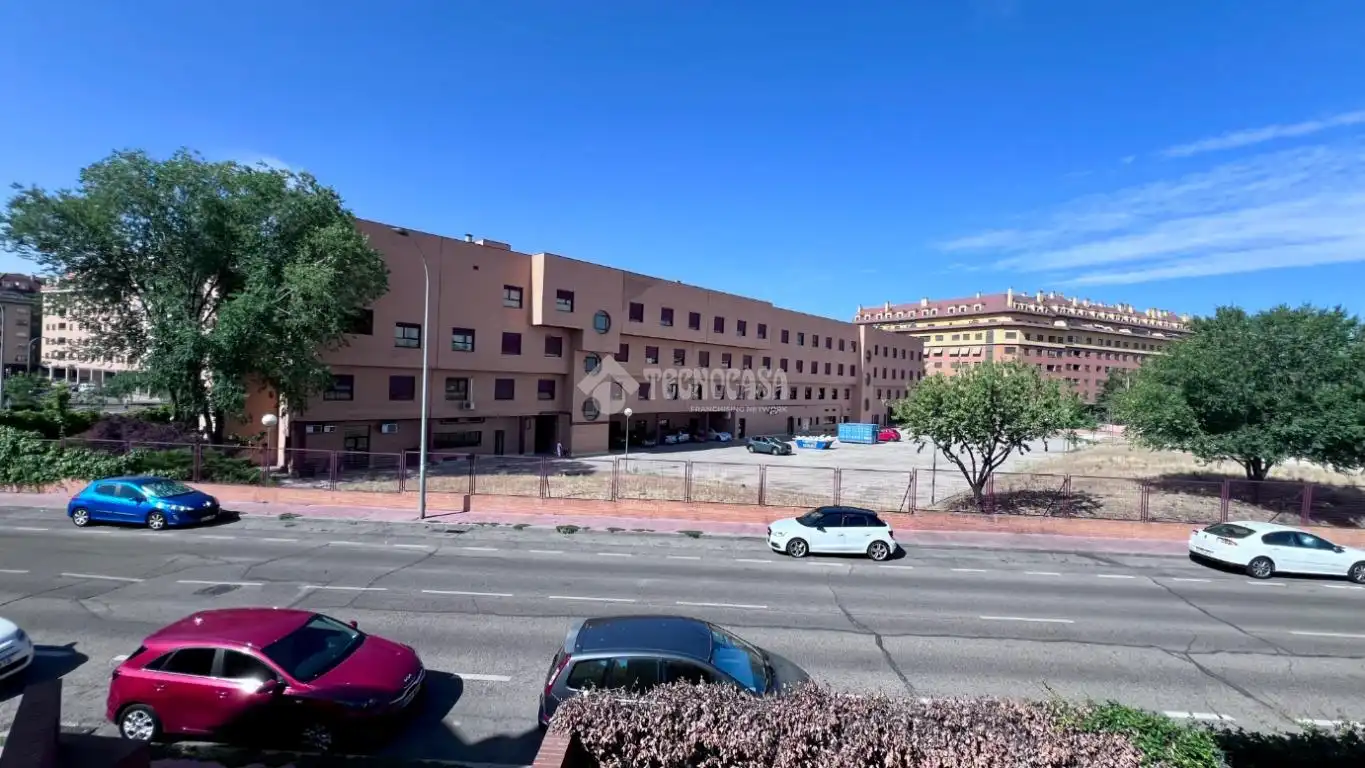Vista exterior de Casa adosada en venda en Alcalá de Henares