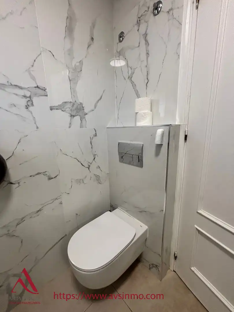 Baño de Piso en venta en Torrevieja con Aire acondicionado, Jardín privado y Terraza