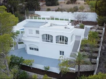 Villa con piscina in vendita a L'Olla