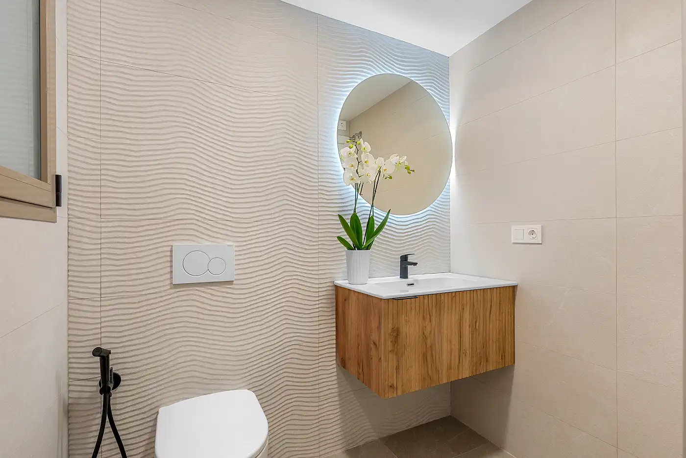 Baño de Apartamento en venta en Jacarilla con Aire acondicionado, Terraza y Trastero