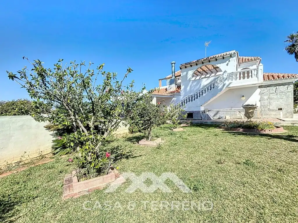 Jardí de Casa o xalet en venda en Vélez-Málaga amb Aire condicionat, Jardí privat i Terrassa