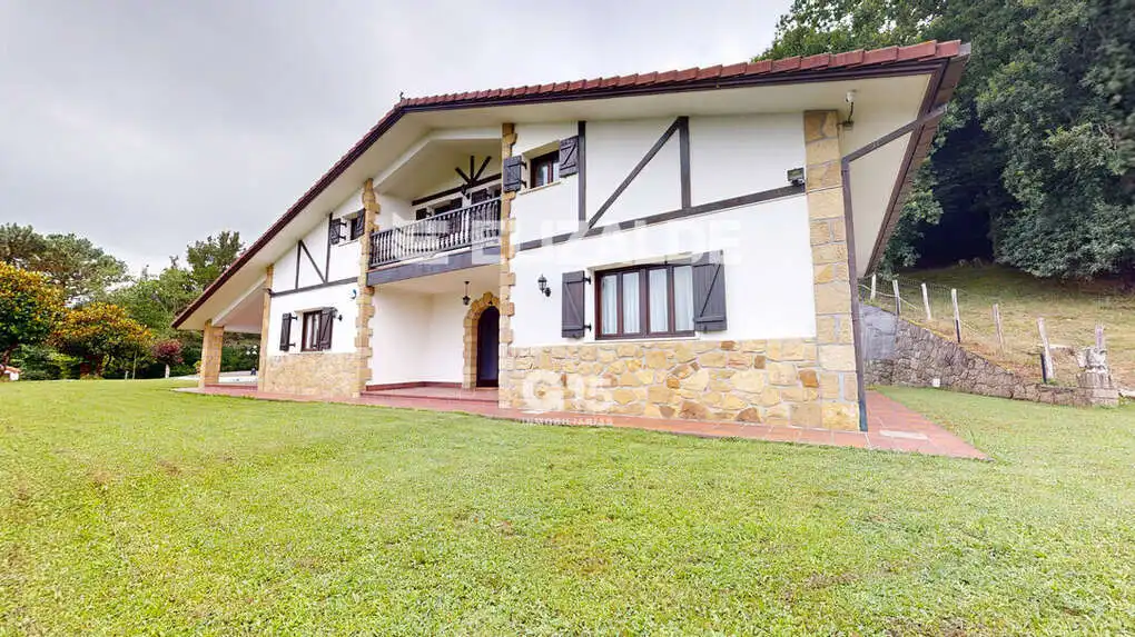 Vista exterior de Casa o xalet en venda en Hondarribia amb Calefacció, Jardí privat i Terrassa